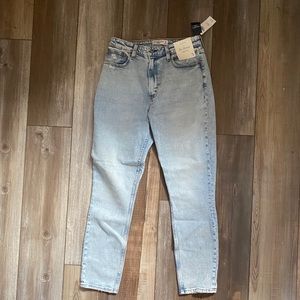 ABERCROMBIE CURVE LOVE SKINNY HIGH RISE JEANS